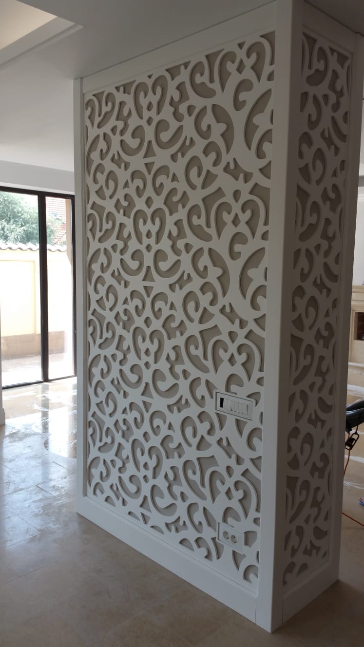 Aplicatii ornamentale pe pereti/tavan