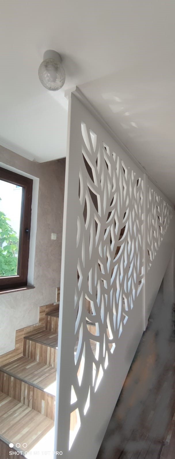 Balustrada Aplicata pana in tavan - Model Frunze