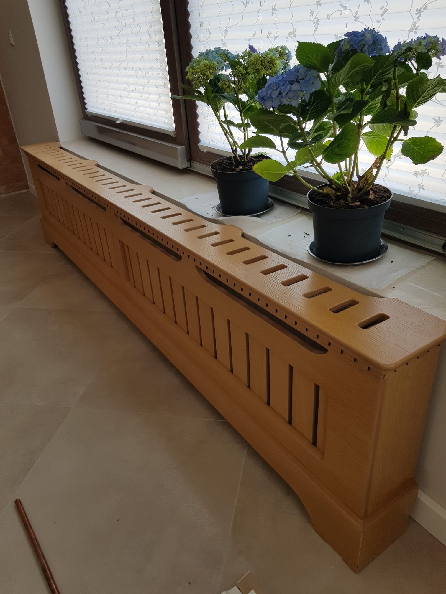 Masca cu soclu simplu si aplicatii din material MDF furniruit - Model Lamele Verticale