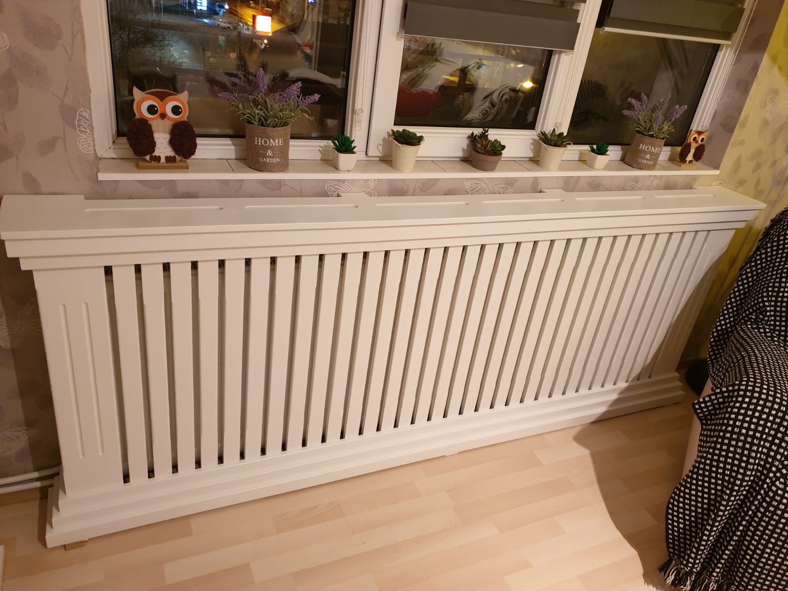 Masca de calorifer cu soclu evazat clasic - Model Lamele Verticale