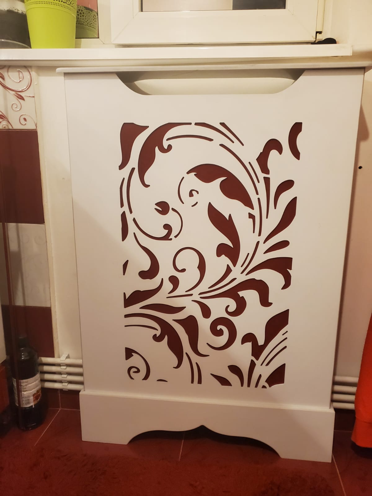 Masca de calorifer, verticala cu soclu simplu - Model Frunze