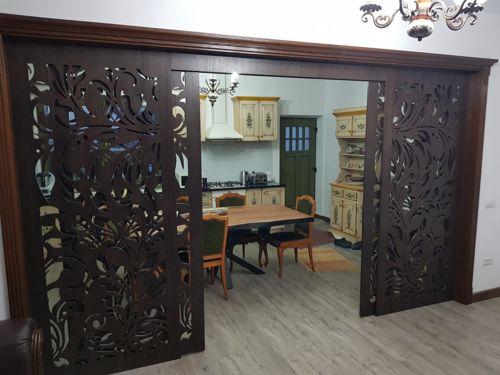 Uși glisante din material MDF Furniruit - Model Floral.